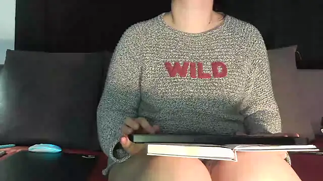 Snapshot of bunnyfox420 chatting on 6, 3, 2026 bunnyfox420 online show from 6, 3, 2026