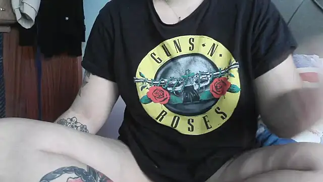 Snapshot of bunnyfox420 chatting on 11, 4, 2026 bunnyfox420 online show from 11, 4, 2026