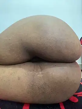 Snapshot of Charlotte_bronxxx chatting on 7, 3, 2025 Charlotte bronxxx online show from 7, 3, 2025