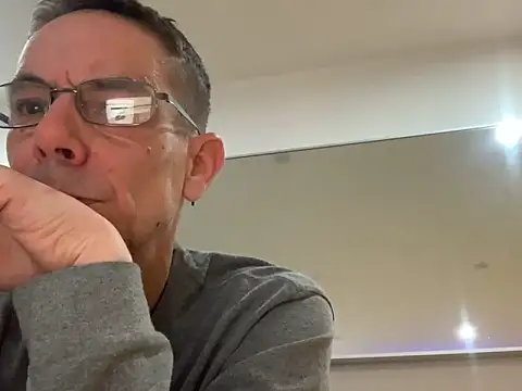 Kenhornu online show from 17, 12, 2025