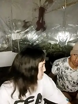 parejarica420 online show from 5, 5, 2026