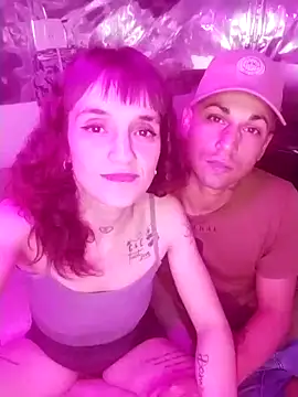 parejarica420 online show from 8, 5, 2026