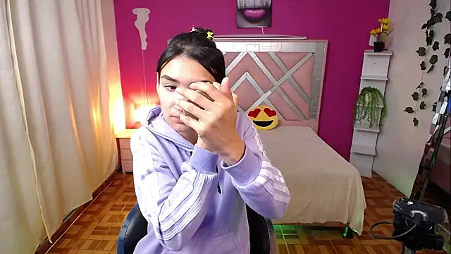 Snapshot of Sofii_cutee chatting on 14, 3, 2025 Sofii cutee online show from 14, 3, 2025