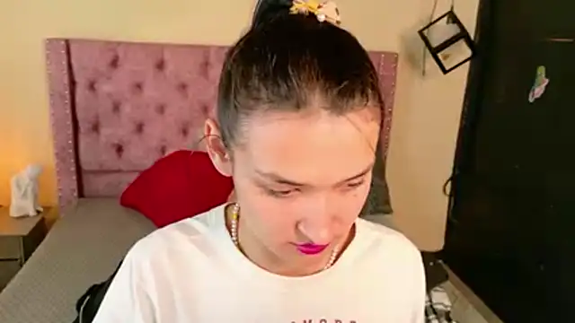 Snapshot of Sofii_cutee chatting on 21, 2, 2026 Sofii cutee online show from 21, 2, 2026