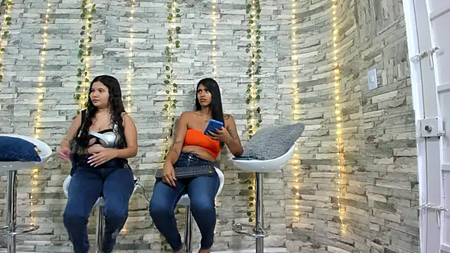 Snapshot of emilly09 chatting on 12, 3, 2025 emilly09 online show from 12, 3, 2025