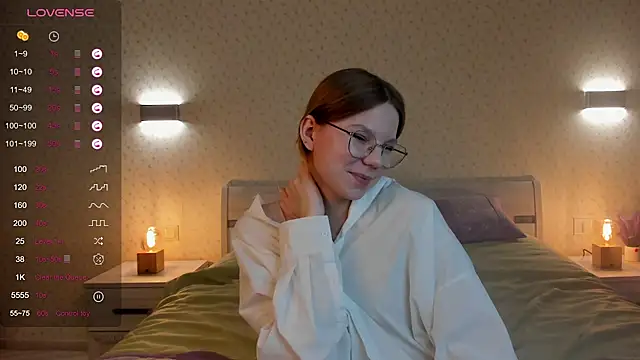 ElvinaBestwick online show from 25, 2, 2025