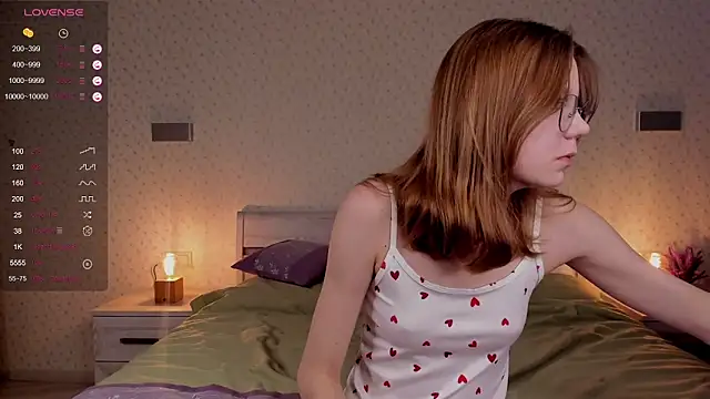 ElvinaBestwick online show from 1, 3, 2025