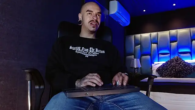 Snapshot of kaletattoo chatting on 17, 7, 2026 kaletattoo online show from 17, 7, 2026