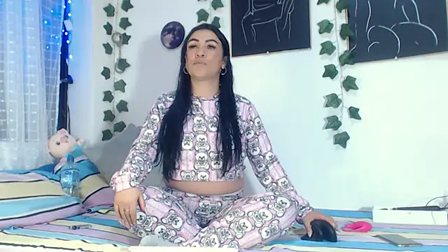 annyevans 1 online show from 3, 11, 2025