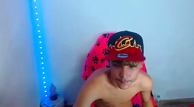 Snapshot of _SpicyBoy chatting on 19, 2, 2025  SpicyBoy online show from 19, 2, 2025