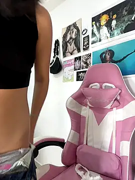 Snapshot of LiLy_kIndly chatting on 9, 10, 2025 LiLy kIndly online show from 9, 10, 2025