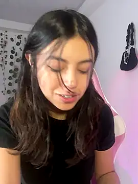 Snapshot of LiLy_kIndly chatting on 17, 12, 2025 LiLy kIndly online show from 17, 12, 2025