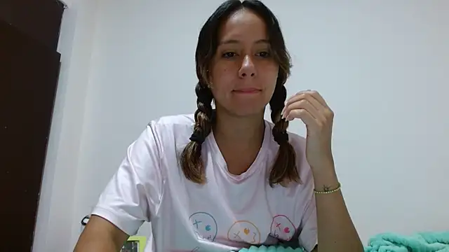 Snapshot of venus11 chatting on 24, 9, 2025 venus11 online show from 24, 9, 2025