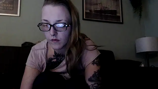 Astrid-Gilbert online show from 4, 2, 2025