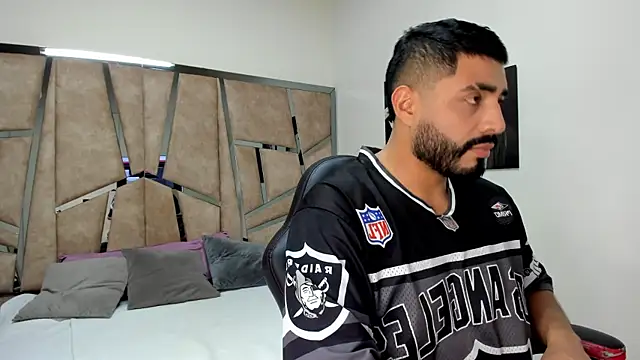 Snapshot of LeandroRusso chatting on 12, 2, 2025 LeandroRusso online show from 12, 2, 2025