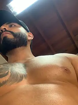 Snapshot of LeandroRusso chatting on 26, 2, 2025 LeandroRusso online show from 26, 2, 2025