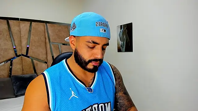 Snapshot of LeandroRusso chatting on 13, 3, 2025 LeandroRusso online show from 13, 3, 2025