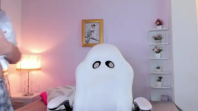 Snapshot of LeilaRasi chatting on 8, 3, 2025 LeilaRasi online show from 8, 3, 2025