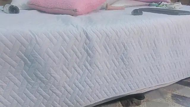 violet gray  online show from 25, 2, 2025