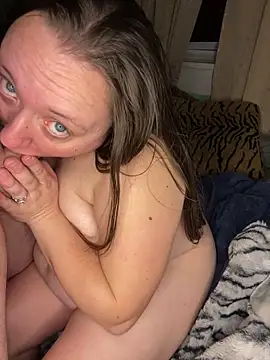 JuicyLuciee online show from 14, 2, 2025