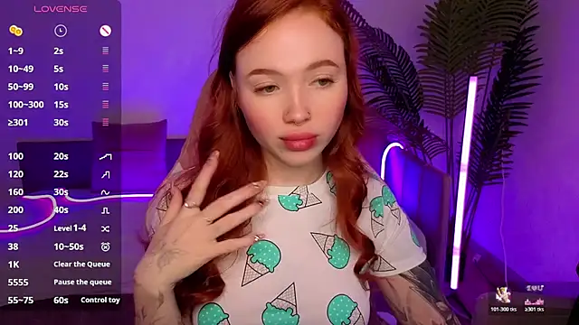 Snapshot of Maya_Light chatting on 16, 11, 2025 Maya Light online show from 16, 11, 2025