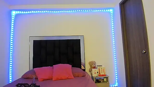 victoriacolin online show from 4, 3, 2025