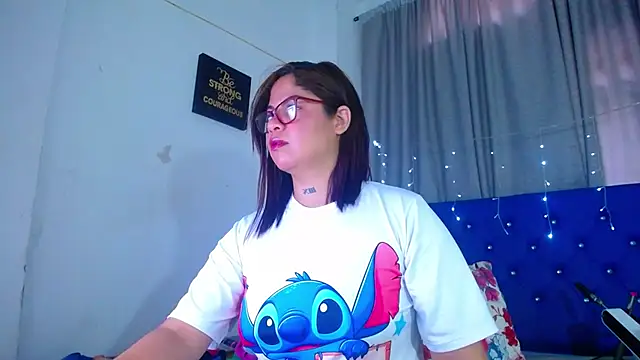 hornny cougar online show from 18, 2, 2026