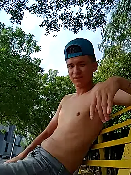 Snapshot of arevalo1124 chatting on 6, 2, 2025 arevalo1124 online show from 6, 2, 2025