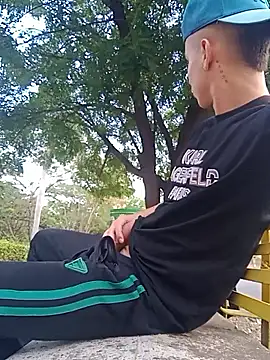 Snapshot of arevalo1124 chatting on 17, 9, 2025 arevalo1124 online show from 17, 9, 2025