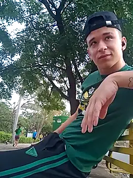 Snapshot of arevalo1124 chatting on 25, 9, 2025 arevalo1124 online show from 25, 9, 2025