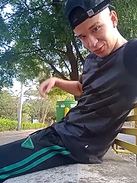 Snapshot of arevalo1124 chatting on 2, 10, 2025 arevalo1124 online show from 2, 10, 2025