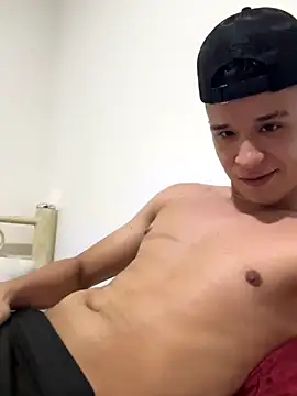 Snapshot of arevalo1124 chatting on 26, 10, 2025 arevalo1124 online show from 26, 10, 2025