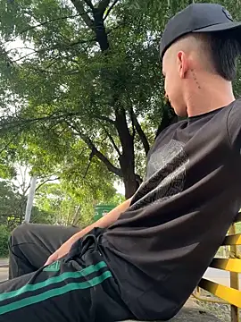 Snapshot of arevalo1124 chatting on 12, 11, 2025 arevalo1124 online show from 12, 11, 2025