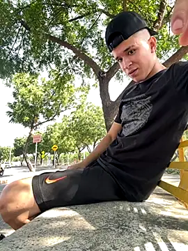 Snapshot of arevalo1124 chatting on 15, 11, 2025 arevalo1124 online show from 15, 11, 2025