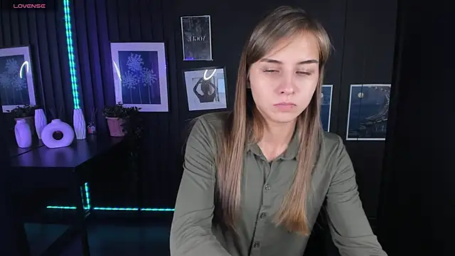 Snapshot of CharmBianca chatting on 8, 2, 2025 CharmBianca online show from 8, 2, 2025