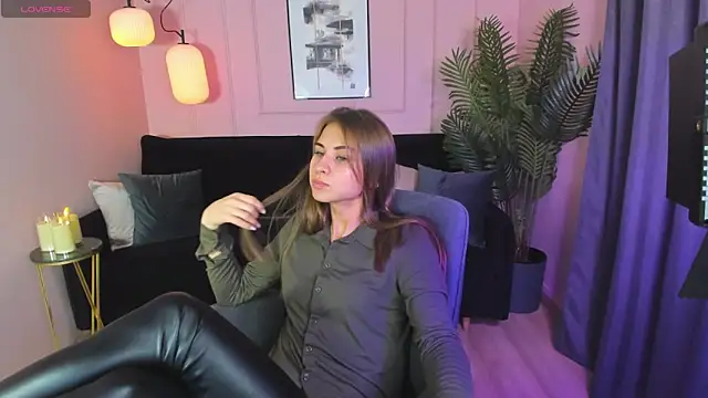 Snapshot of CharmBianca chatting on 13, 2, 2025 CharmBianca online show from 13, 2, 2025