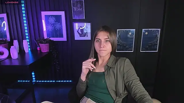 Snapshot of CharmBianca chatting on 21, 2, 2025 CharmBianca online show from 21, 2, 2025