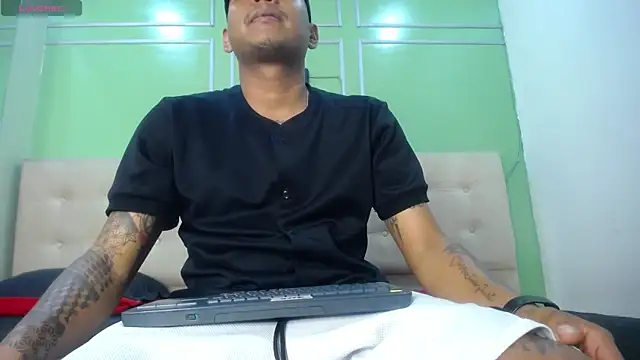 Snapshot of Saipadpuer30 chatting on 19, 2, 2025 Saipadpuer30 online show from 19, 2, 2025