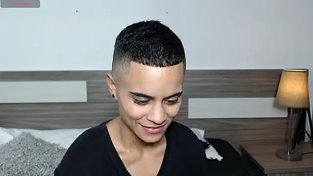 Liiamthompson online show from 7, 11, 2025