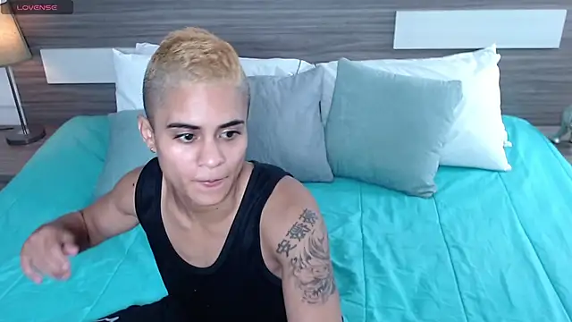 Liiamthompson online show from 18, 1, 2026