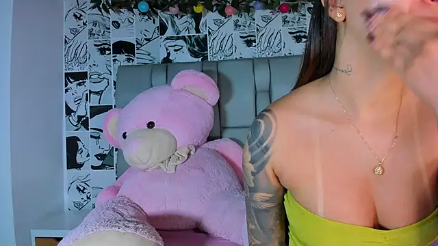 Snapshot of LucyRosse chatting on 27, 4, 2026 LucyRosse online show from 27, 4, 2026