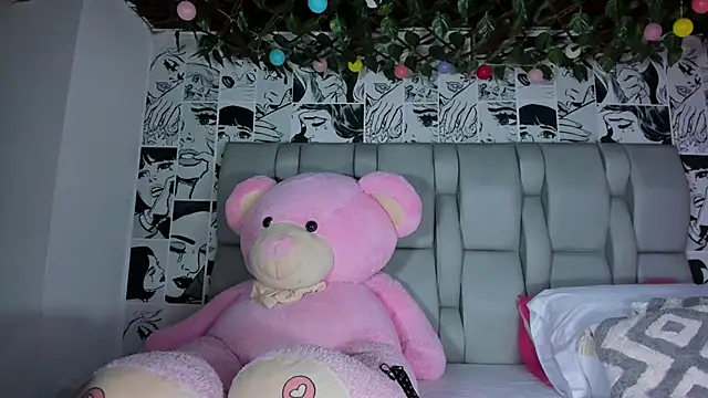 Snapshot of LucyRosse chatting on 3, 5, 2026 LucyRosse online show from 3, 5, 2026