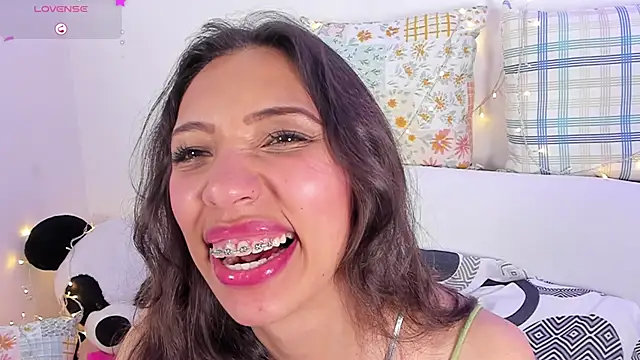 Miss veronicaa2 online show from 25, 2, 2025