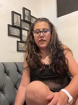 MirandaLatinaLovely online show from 24, 11, 2025