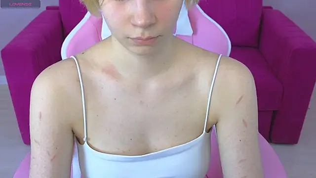 BettyCarter07 online show from 19, 2, 2025