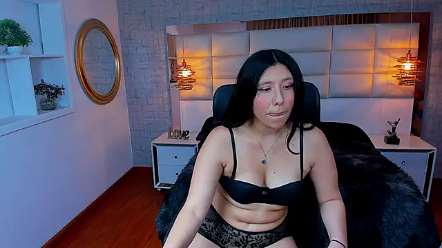 Nohemi louse online show from 19, 12, 2025