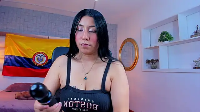 Snapshot of Nohemi_louse chatting on 25, 6, 2026 Nohemi louse online show from 25, 6, 2026