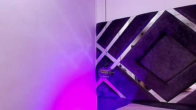 sara lopee1 online show from 2, 10, 2025