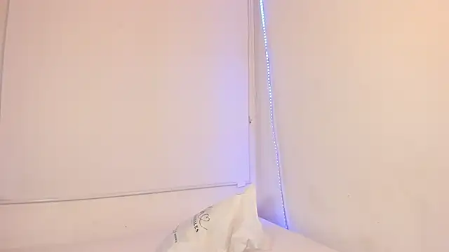 Roxy Stonee online show from 13, 12, 2025