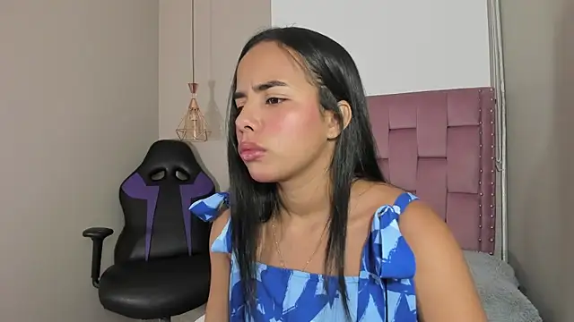 Roxy Stonee online show from 24, 2, 2026